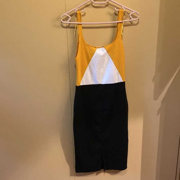 Zara dress - Picture 2 of 3